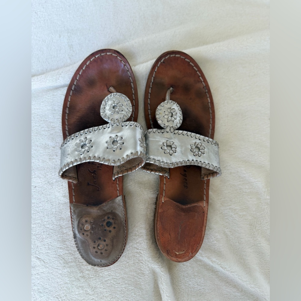 Jack Rogers Silver Leather Floral Thong Sandals - Women Size 9
